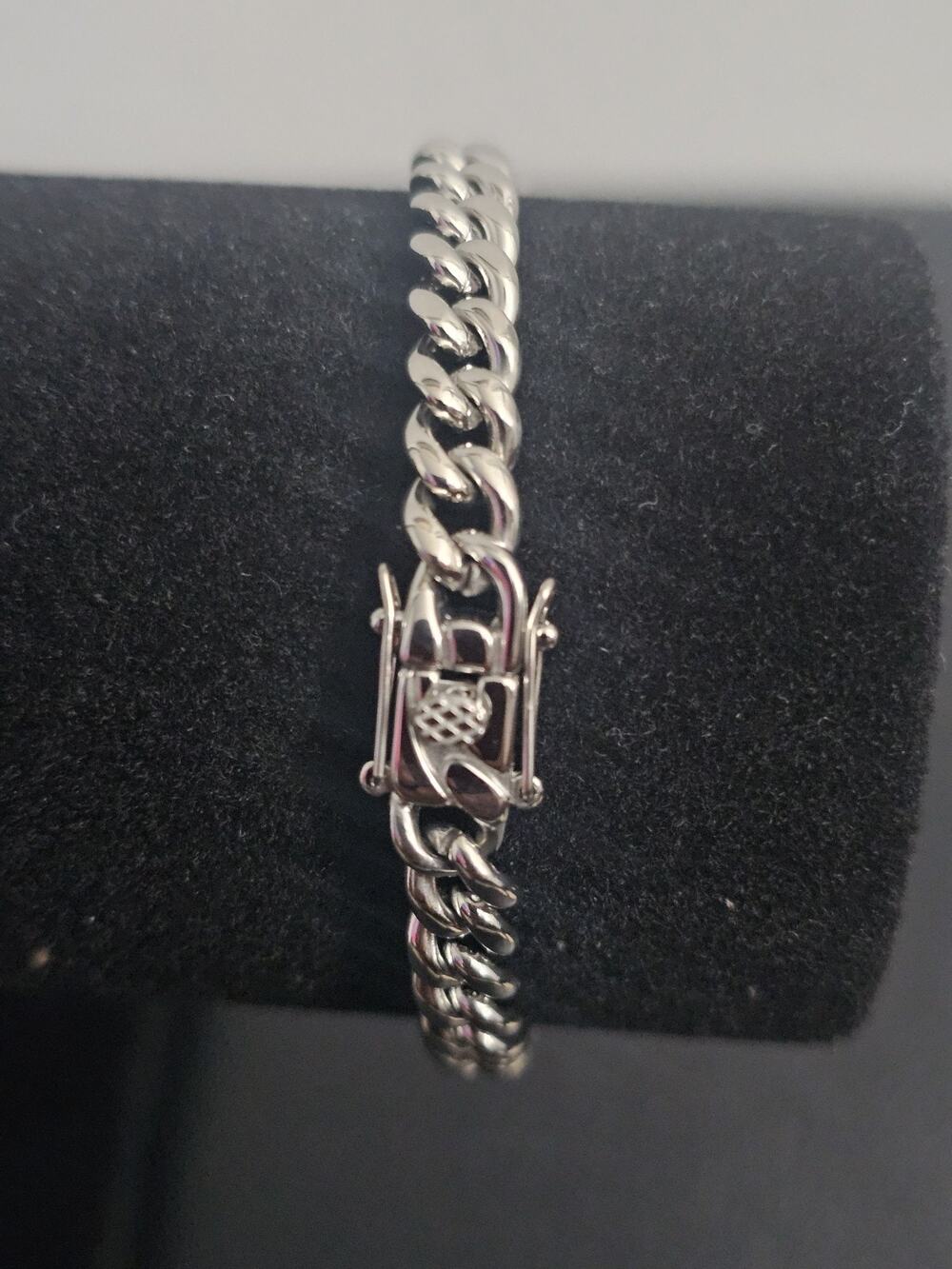 7in. stainless steel-6mm Cuban Bracelet w/triple Box lock